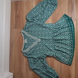 Mas studio three quarters sleeve ,color green size S